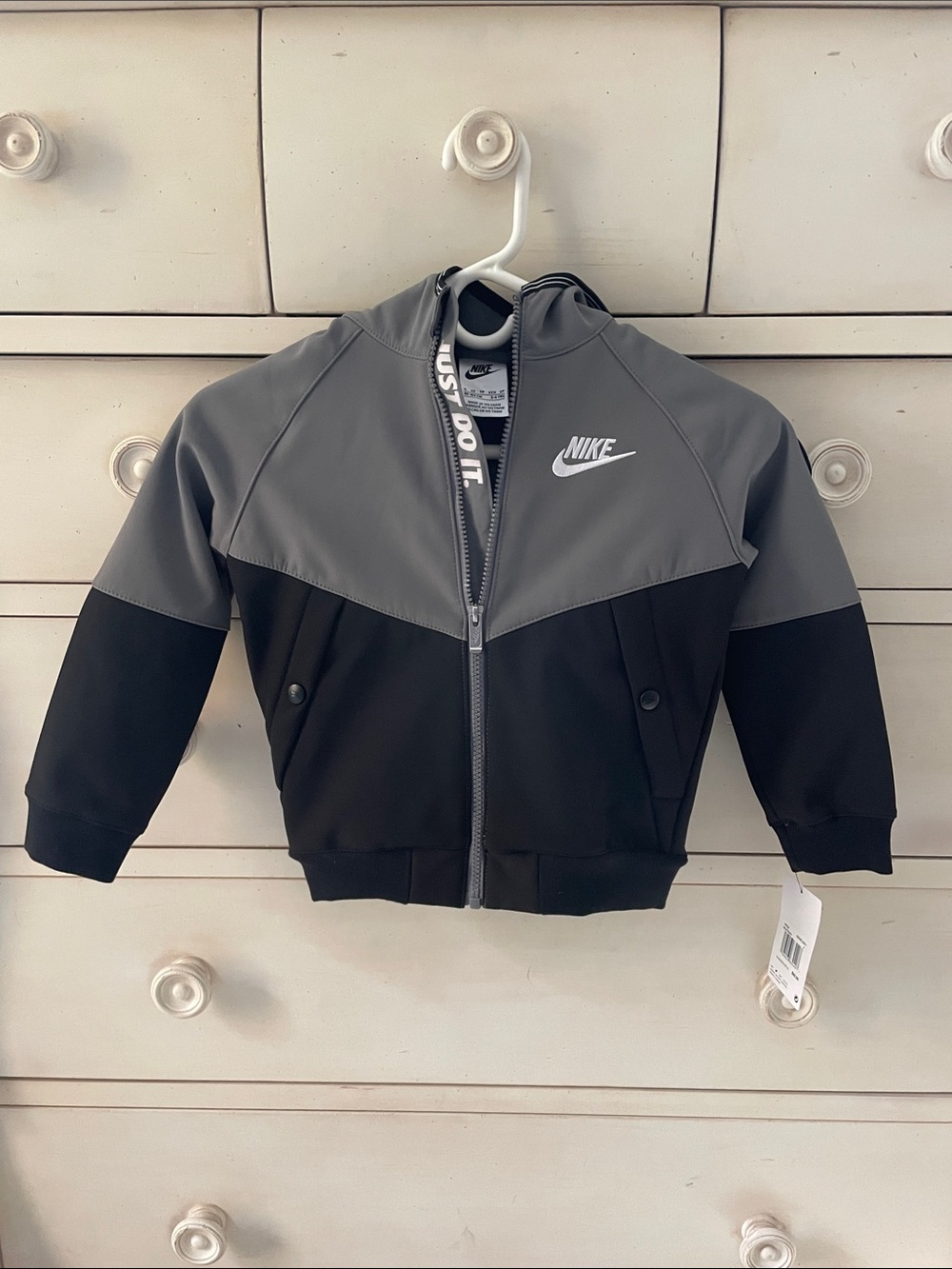 Nike Kids Little Boys size 4 Grey and Black Hooded Jacket NWT